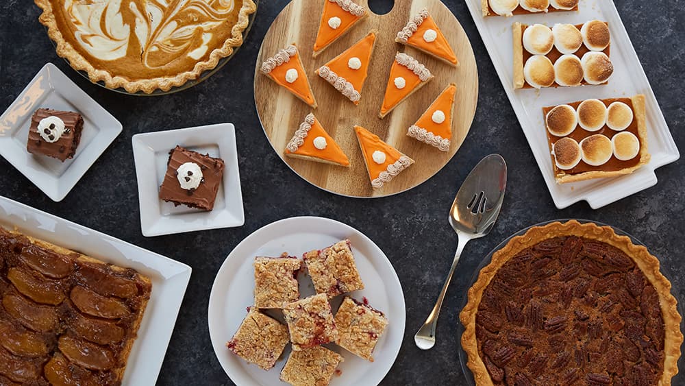 Our 4 Top Tips for Building the Perfect Thanksgiving Dessert Table