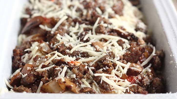 Quick-and-Easy-Sausage-Pizza-Bake_05