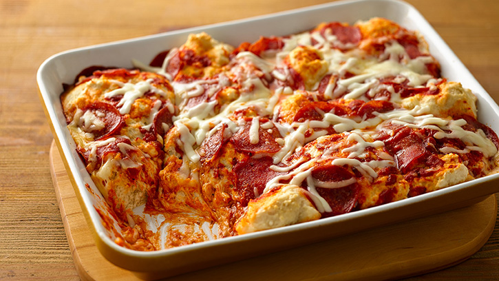 impossibly easy pizza bake