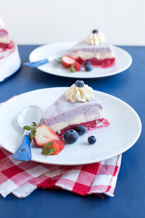 3-ingredient-4th-of-july-ice-cream-cake_05
