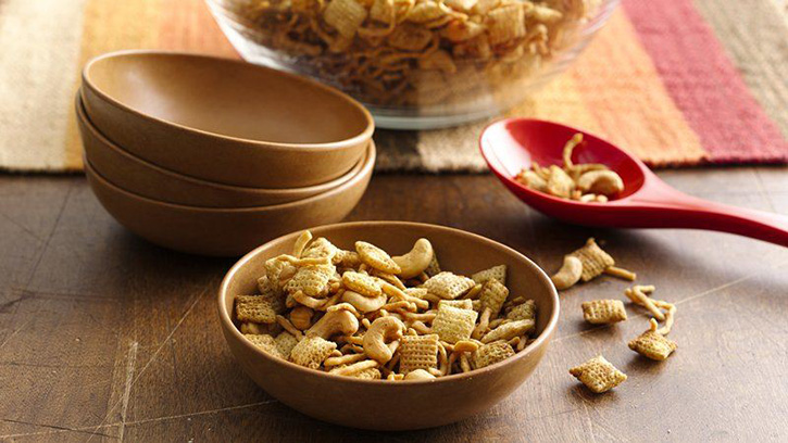 retro recipe curried chex mix with coconut and cashews