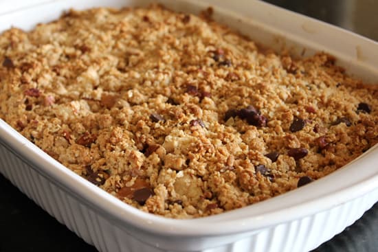 Dish with the apples covered with the Oatmeal Cookie mix