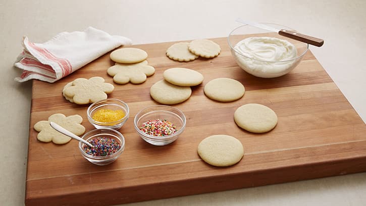 how-to-frost-sugar-cookies_01