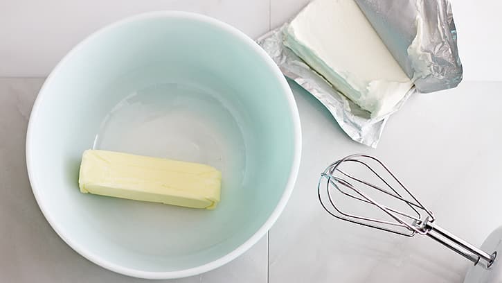 how-to-make-cream-cheese-frosting_02