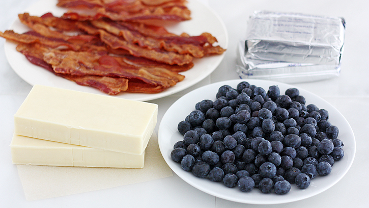 Bacon-Blueberry-White-Cheddar-Dip_01