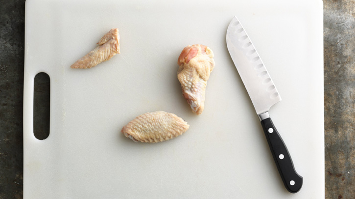 How-to-Cut-Up-Chicken-Wings_03