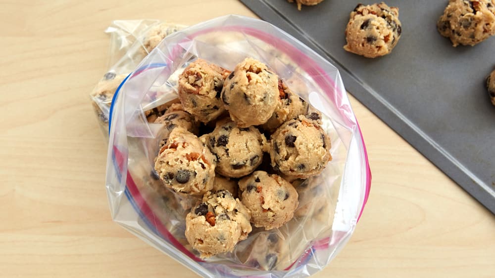 Freezing cookie dough balls in plastic freezer bags. 