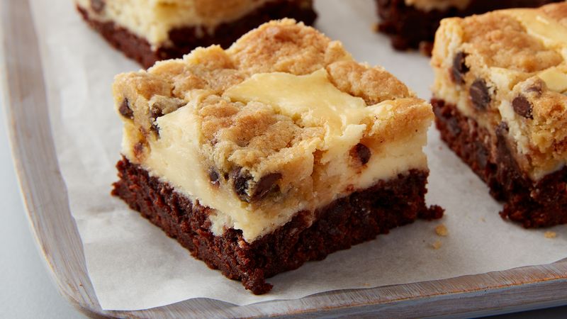 Cookies-and-Milk Cheesecake Brownie Bars