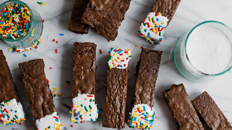 Easy Brownie Dippers with Marshmallow Dip
