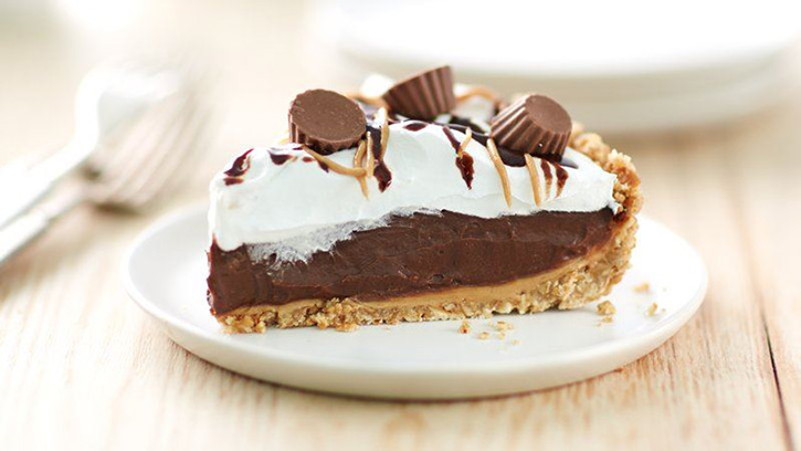 Reese's Peanut Butter Cup Icebox Pie