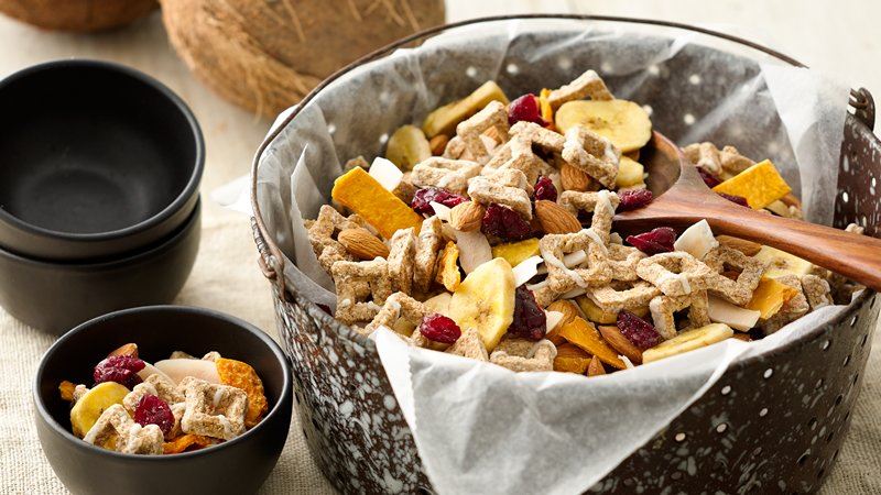 Tropical Oat Bites Cereal Snack Mix