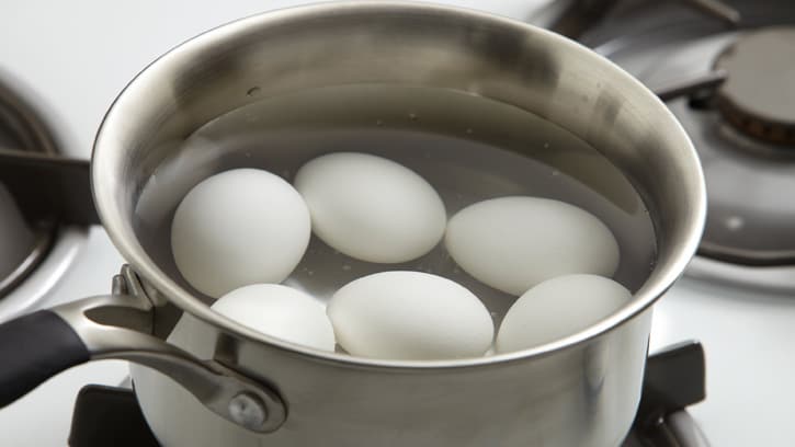How-to-Hard-Boil-Eggs_01