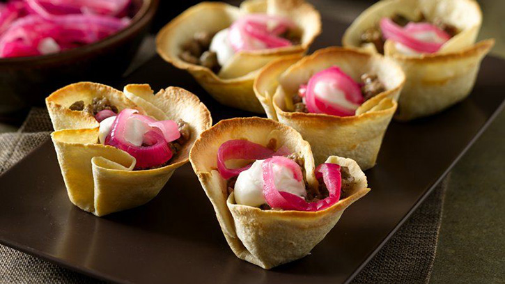 beef and roasted tomato mini tortilla chips