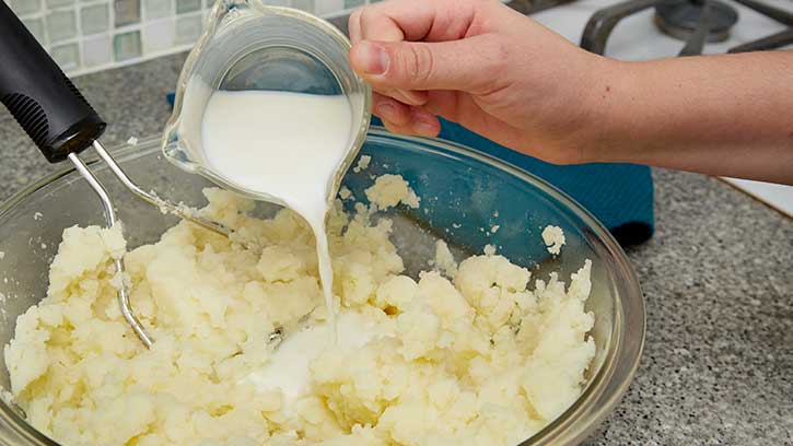 How-to-Make-Mashed-Potatoes_03