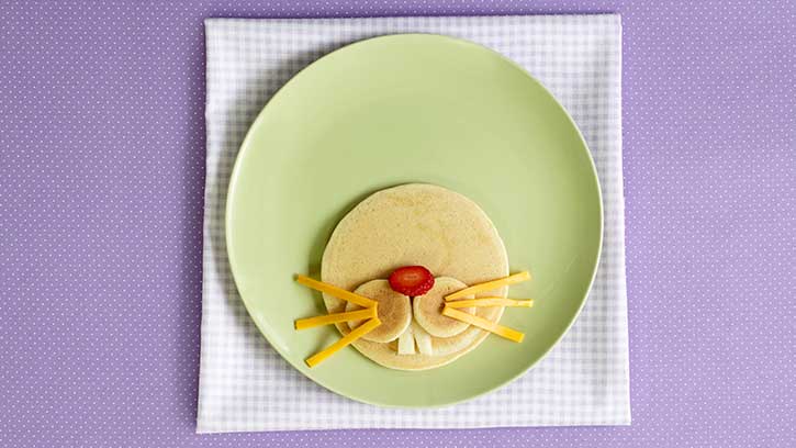 How-to-Make-an-Easter-Bunny-Pancake_06