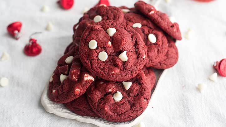 Red-Velvet-White-Chocolate-Chip-Cookies_3