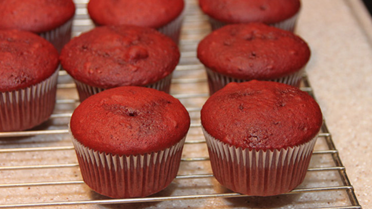 07-red-velvet-cupcakes