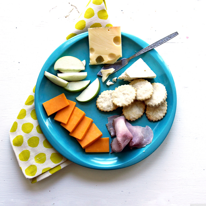 How-to-Build-Cheese-Plate_autumn