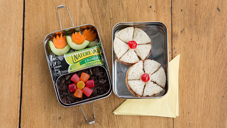 3-lunchboxes-to-put-some-spring_01