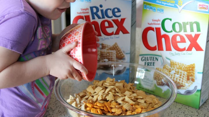 mixing cereal and dry ingredients