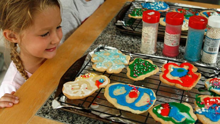 04-cookie-decorating-with-kids