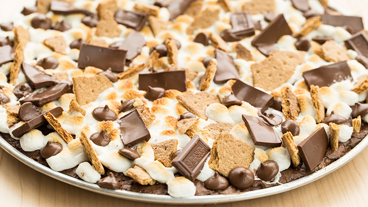 smores brownie pizza