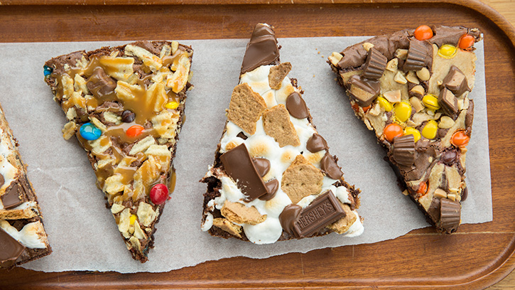 3 new out of this world brownie pizzas