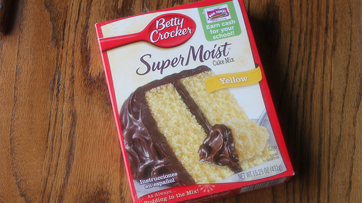 box of betty crocker supermoist cake mix
