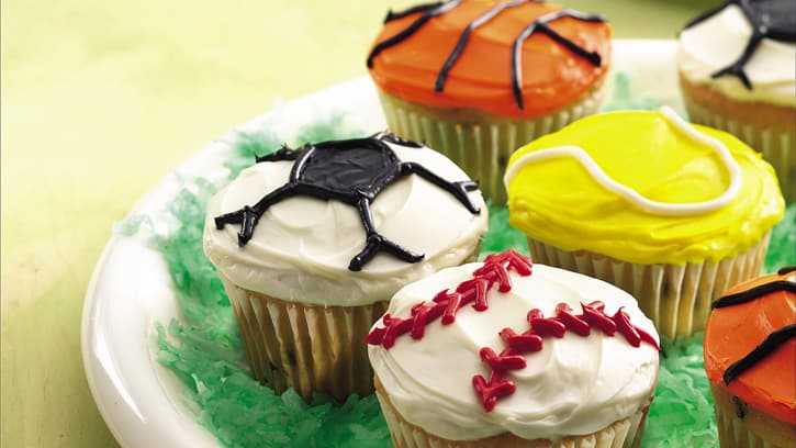 How to Make Ball Game Cupcakes