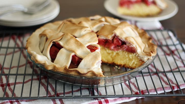 Strawberry Pie Cake