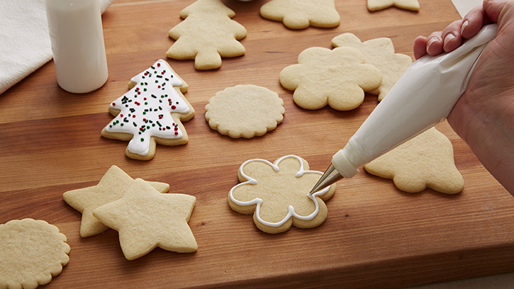 how-to-decorate-with-royal-icing_04
