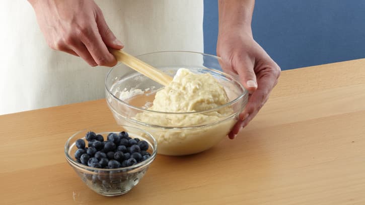 how-to-make-blueberry-muffins_01