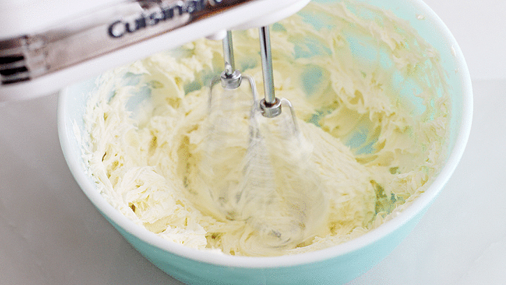 how-to-make-cream-cheese-frosting_04