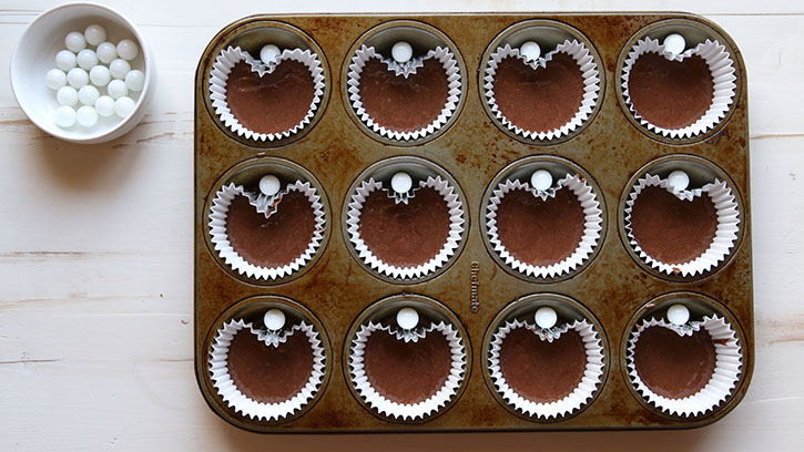 how-to-make-heart-shaped-cupcakes_04