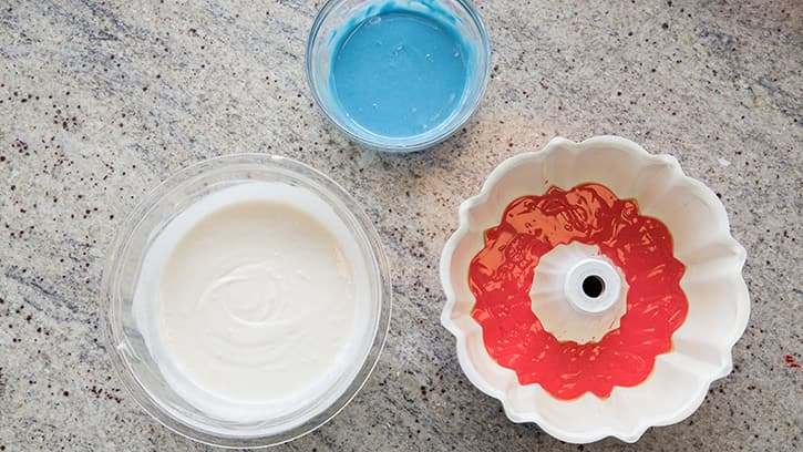 how-to-make-the-most-patriotic-cake-ever_03