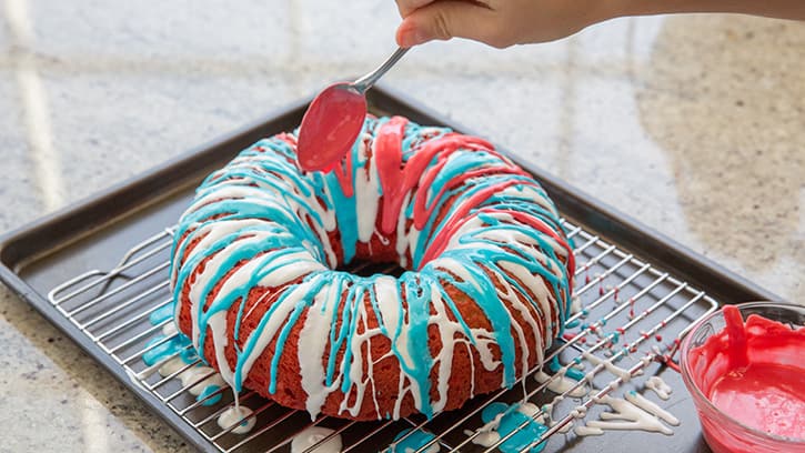 how-to-make-the-most-patriotic-cake-ever_08