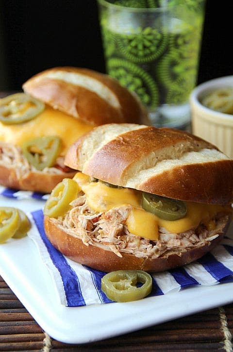 Slow-Cooker-Jalapeno-Popper-Chicken-Sandwiches_08