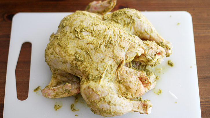 Slow-Cooker-Whole-Chicken-with-Pesto-and-Vegetables_01