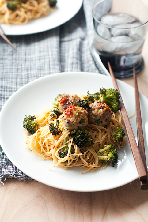 Sweet-Spicy-Asian-Meatball-Broccoli-Noodles_04