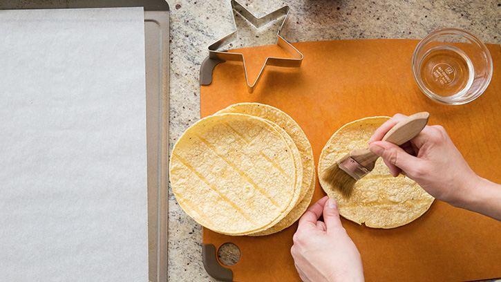 how-to-make-star-tortilla-chips_01