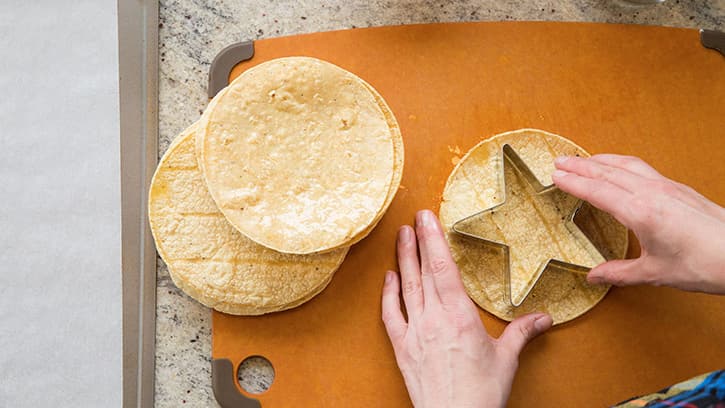 how-to-make-star-tortilla-chips_02
