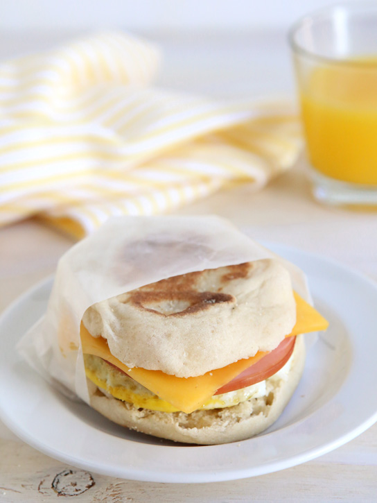 make-ahead-freezer-breakfast-sandwiches_04