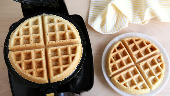 waffle-grilled-cheese-with-bacon_03