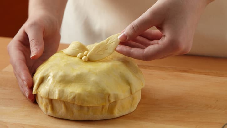 How-to-Wrap-Brie-in-Puff-Pastry_04