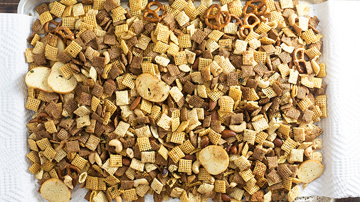 browned-butter-and-sage-chex-mix_04