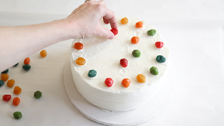 how-to-decorate-a-confetti-cake_02
