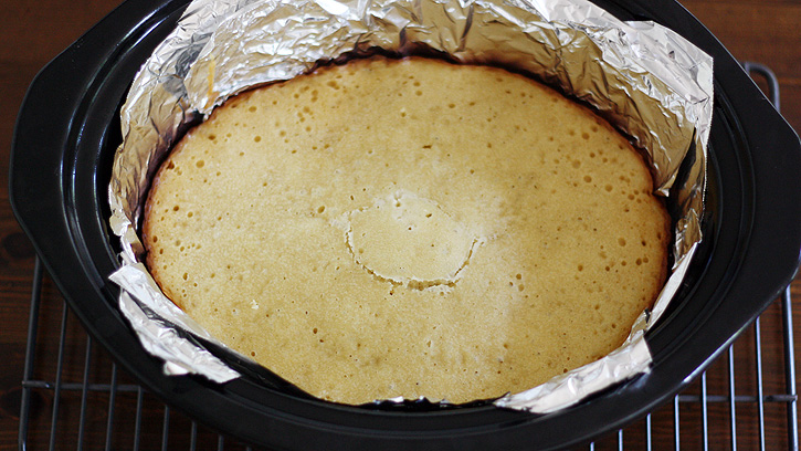 baked cake in slow cooker