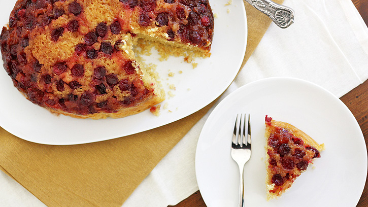 Slow Cooker Cranberry Upside-Down Cake