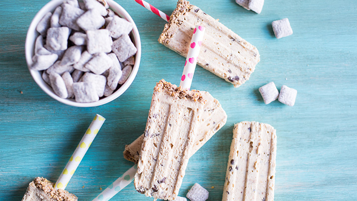 over-the-top-chex-muddy-buddies-cheesecake-pops_03