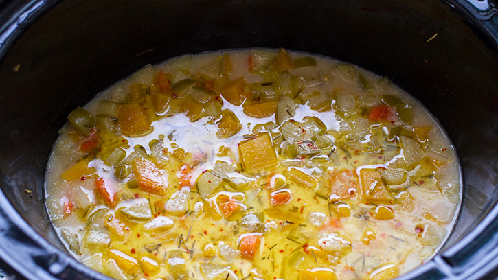 slow-cooker-cheesy-butternut-squash-tortellini-soup_01
